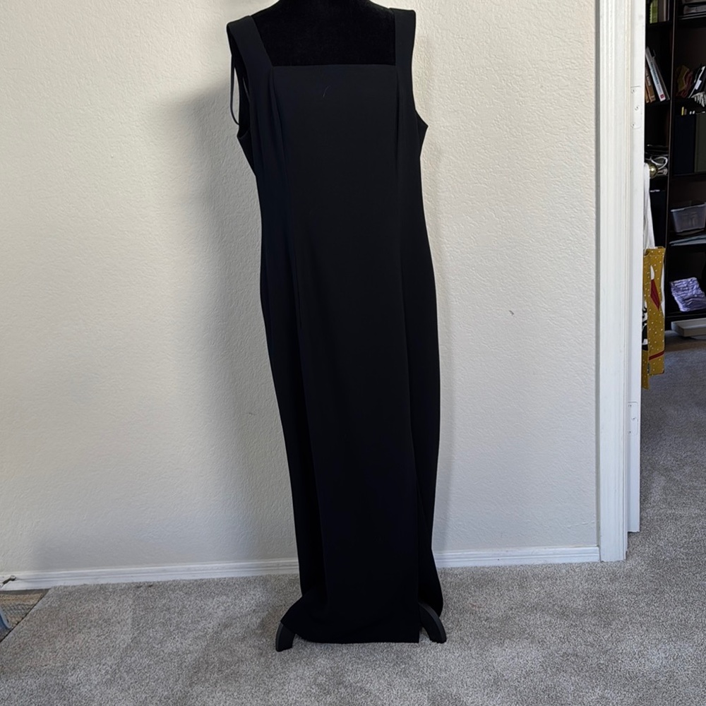 Liz Claiborne Elegant Black Sleeveless Dress